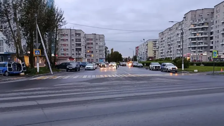 В Северодвинске оборванный грузовиком провод упал на несовершеннолетнего — Архангельск Сейчас