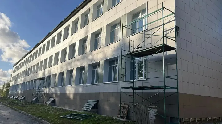 В Приморском округе готовность капитального ремонта Уемской школы достигла 70% — Архангельск Сейчас