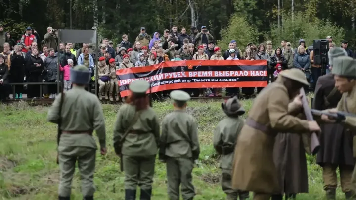 На «Юрьевском рубеже» открыли пешеходный мост в память о Романе Лобанове — Архангельск Сейчас