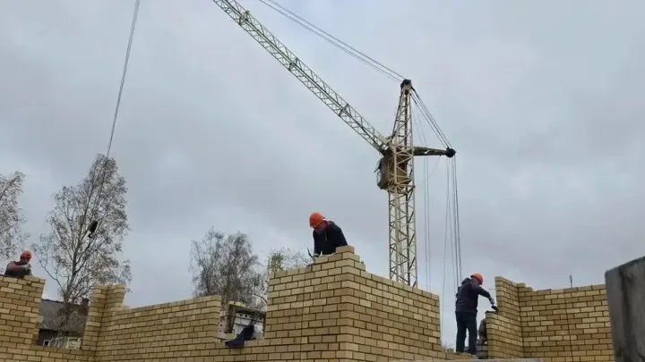 В Северодвинске начали строить первые дома по новой программе переселения из аварийного жилья — Архангельск Сейчас