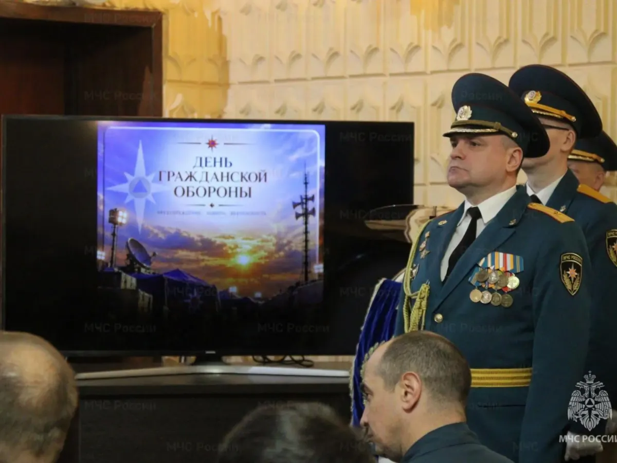 В Главном управлении МЧС по Архангельской области прошло торжественное собрание к годовщине гражданской обороны