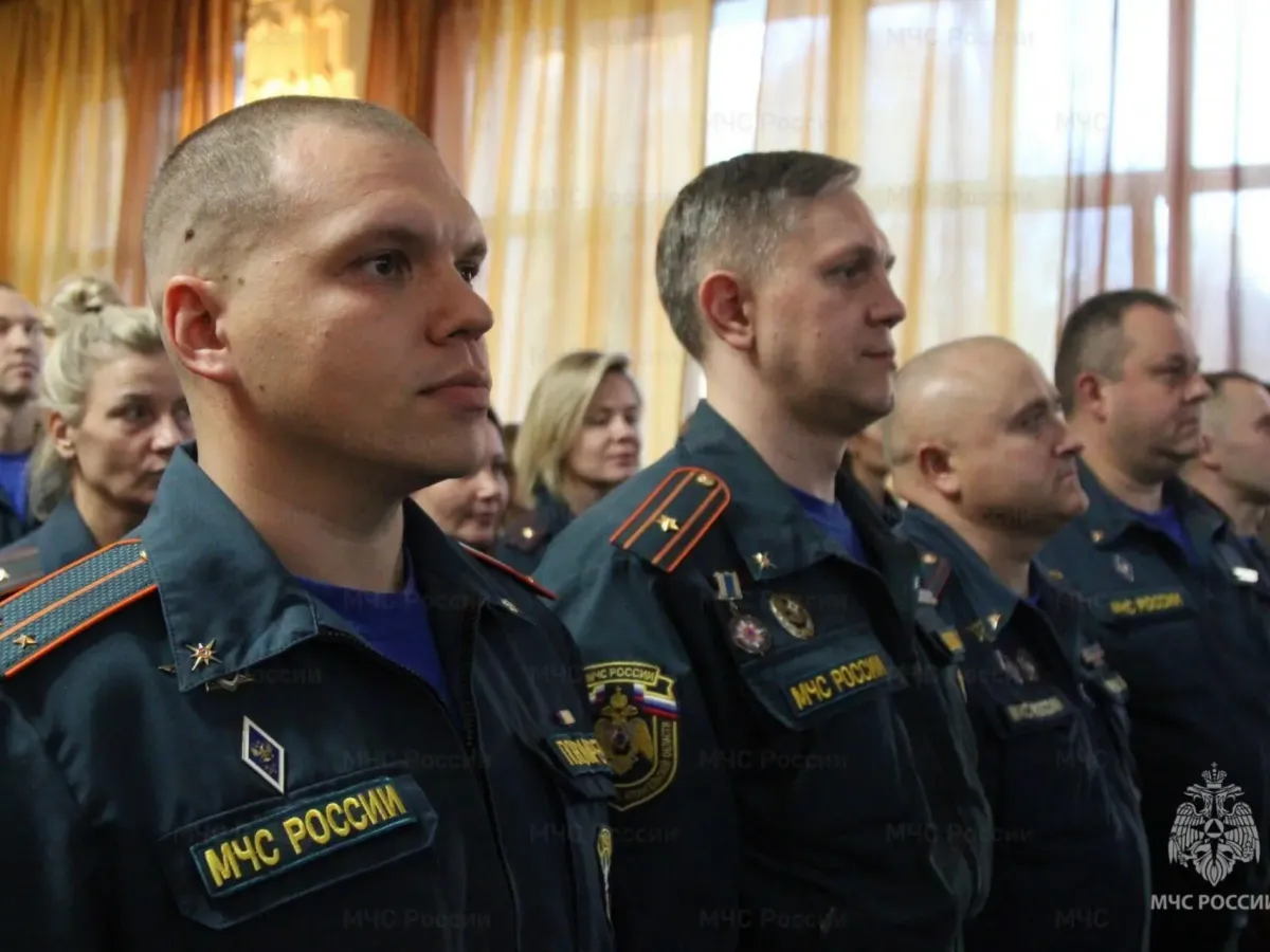 В Главном управлении МЧС по Архангельской области прошло торжественное собрание к годовщине гражданской обороны