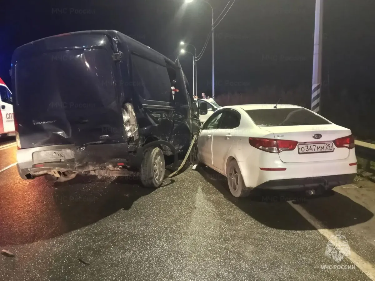 На подъезде к аэропорту Архангельск в ДТП с четырьмя автомобилями погиб человек