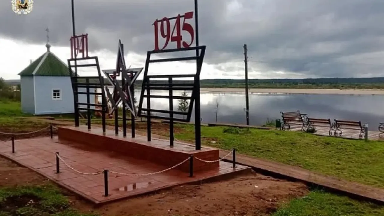 В селе Юрома обновляют мемориал Славы, открытый в 2015 году — Архангельск Сейчас