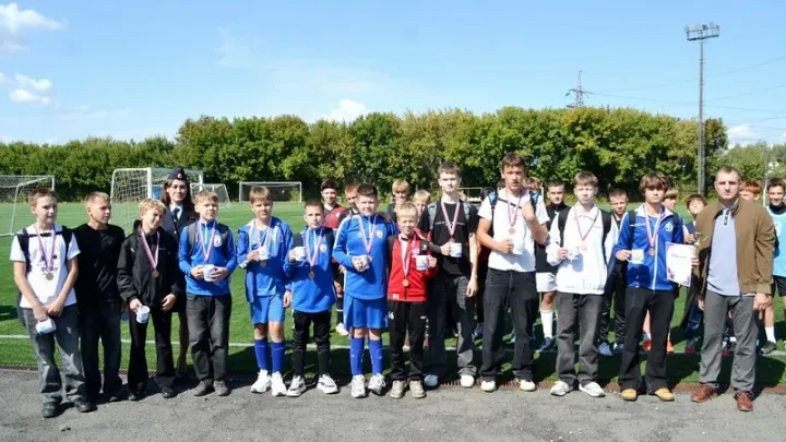 В Барнауле прошел турнир по мини-футболу на кубок наркоконтроля — Барнаул Сейчас
