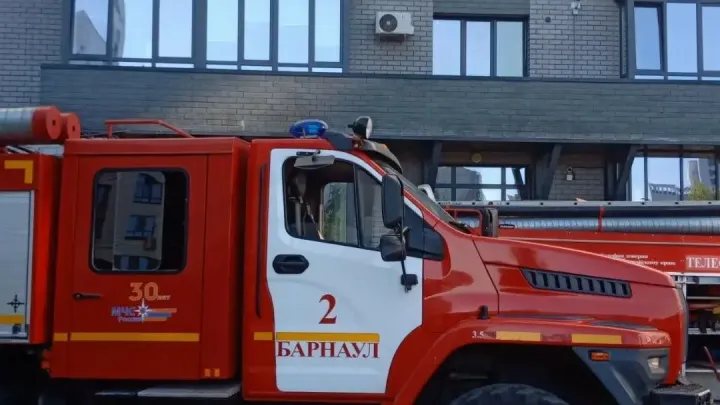 В Барнауле потушили пожар в квартире многоэтажного дома — Барнаул Сейчас