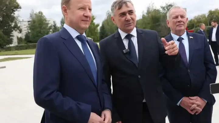 Губернатор Виктор Томенко оценил развитие производства и общественных пространств Заринска — Барнаул Сейчас