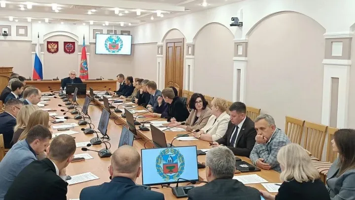 В Алтайском крае обсудили внедрение мессенджера MAX в госуправление — Барнаул Сейчас