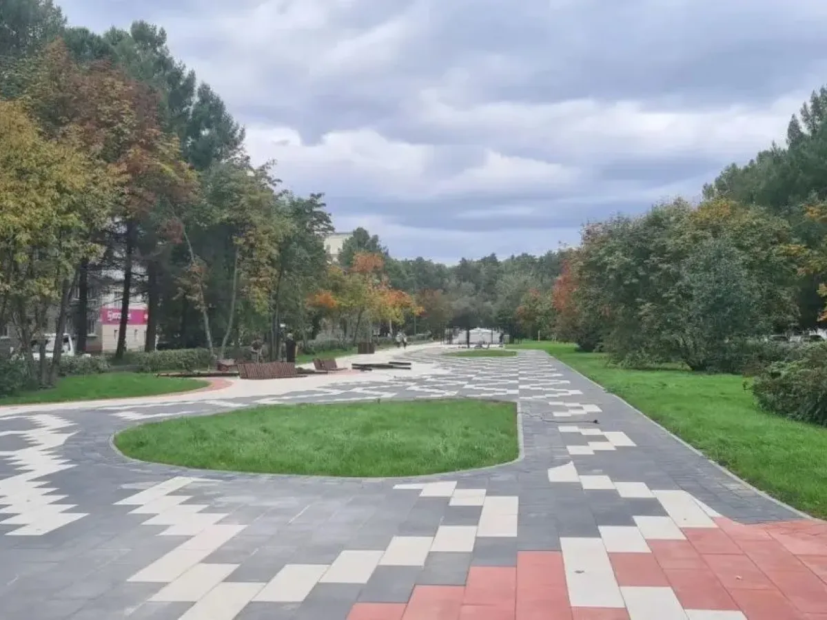 В Южном продолжают благоустраивать аллею имени А.И. Чепурко