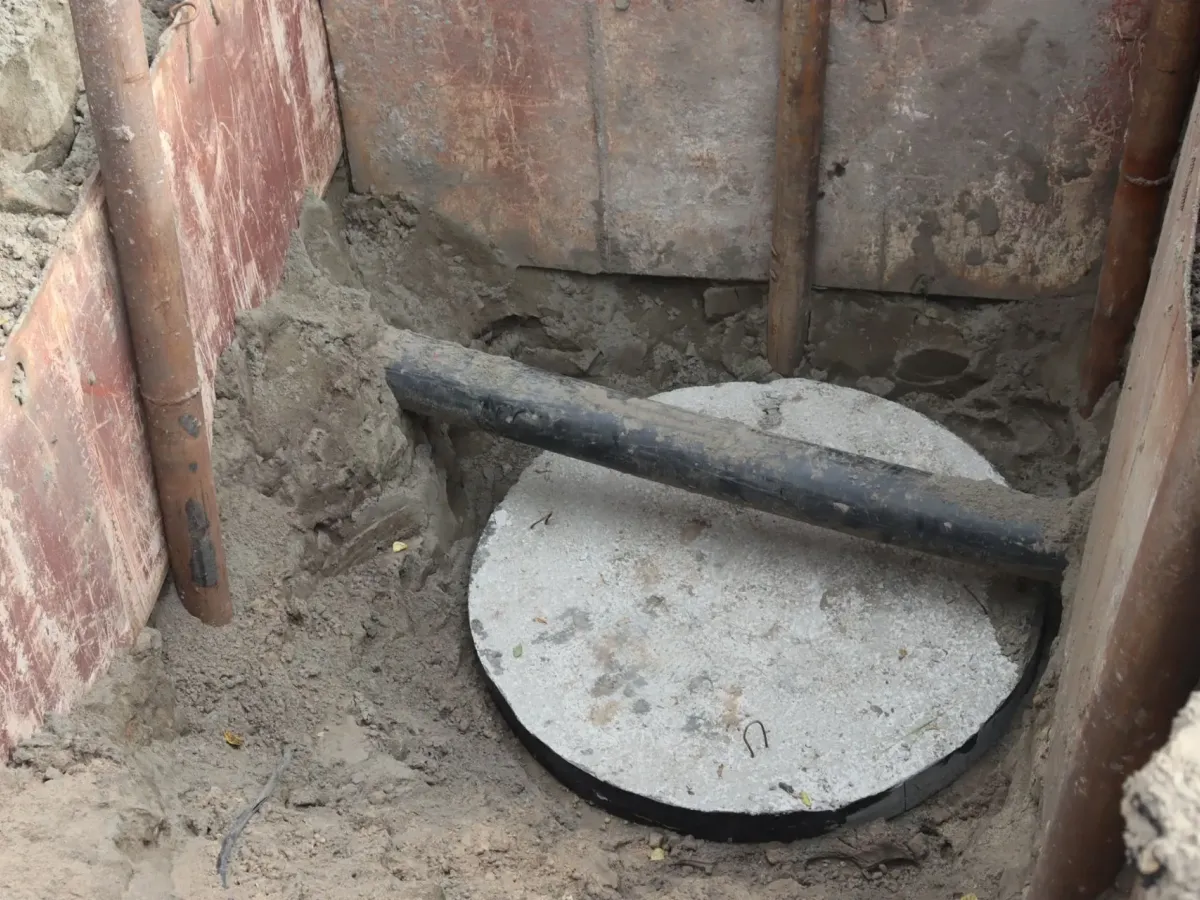 В Барнауле завершили первый этап реконструкции водопровода на улице Димитрова
