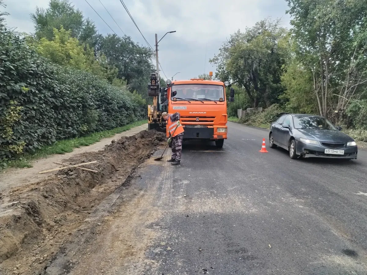 В Новоалтайске по нацпроекту дополнительно ремонтируют улицу Анатолия