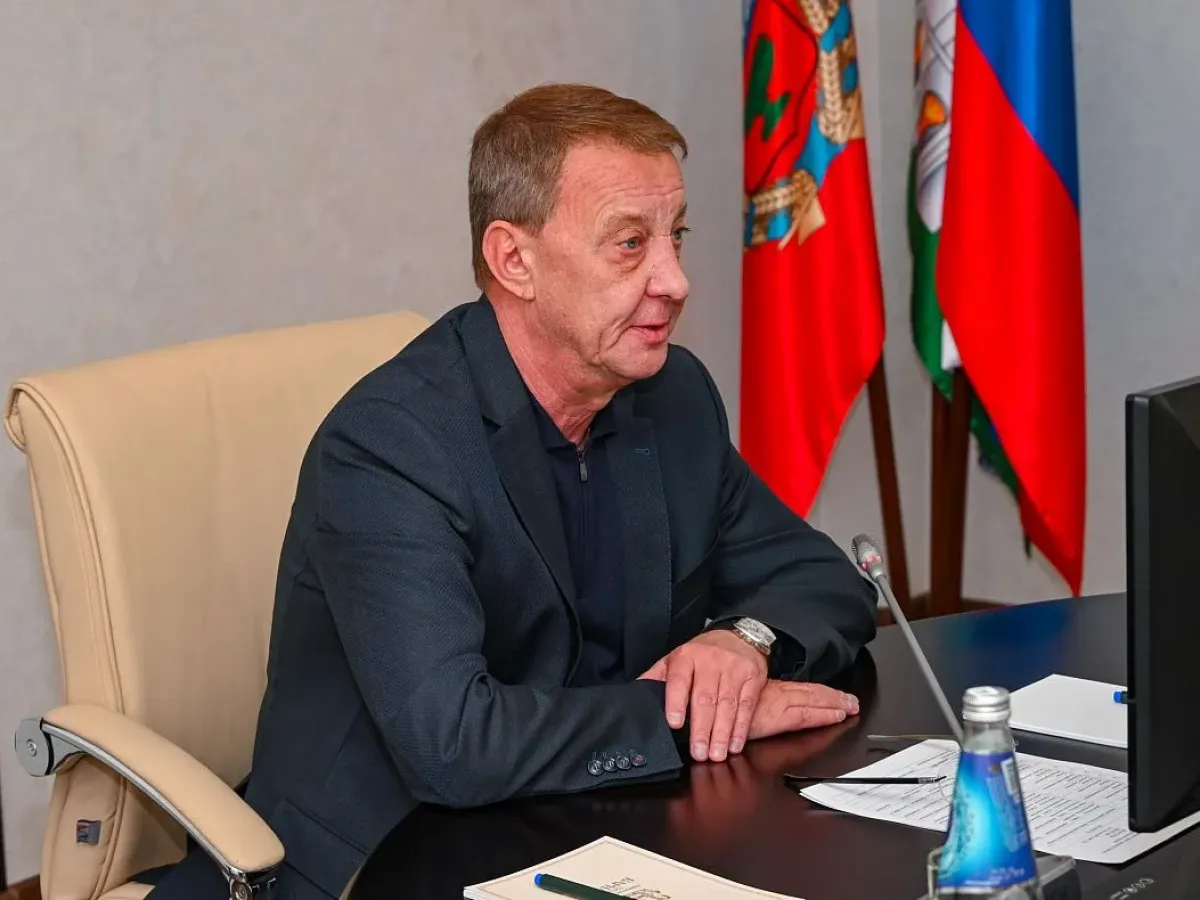На совещании в Барнауле обсудили ремонт дорог, автобусы и подготовку к отопсезону