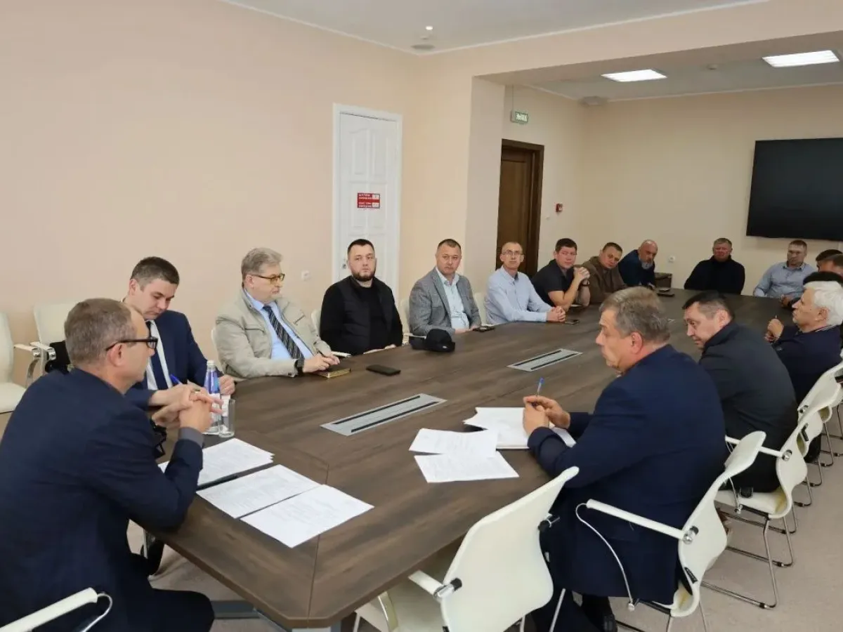 В Барнауле обсудили работу транспорта в День города и проезд льготников