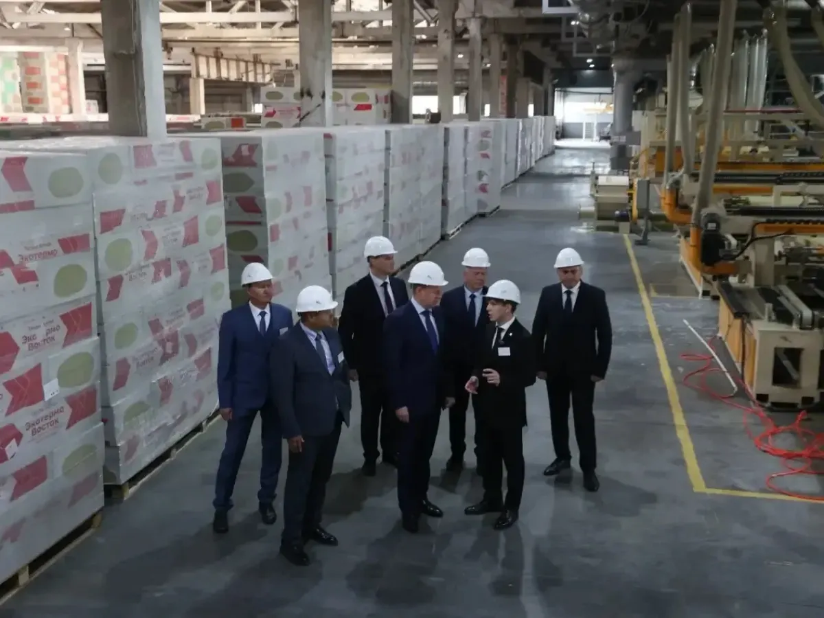 Губернатор Виктор Томенко оценил развитие производства и общественных пространств Заринска