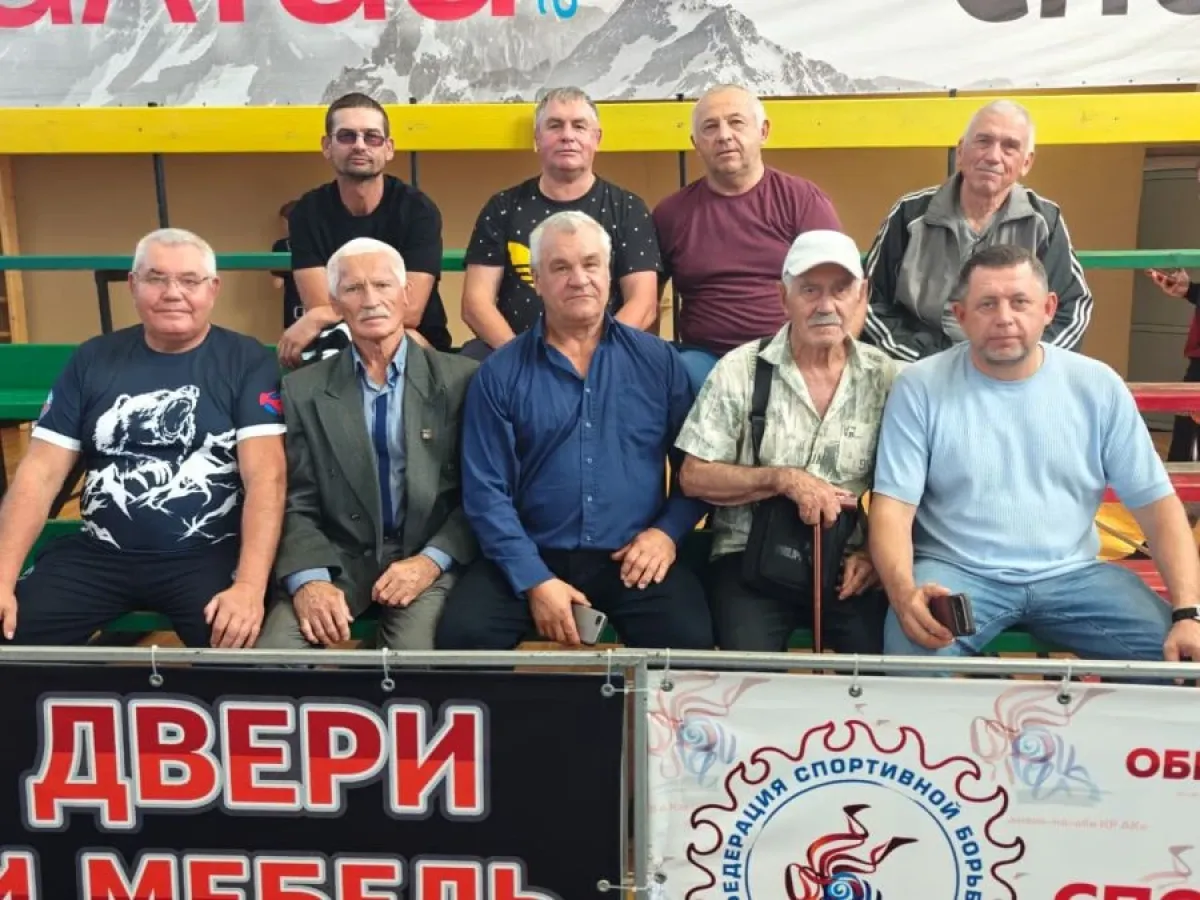 В Камне-на-Оби прошёл турнир по греко-римской борьбе среди юношей