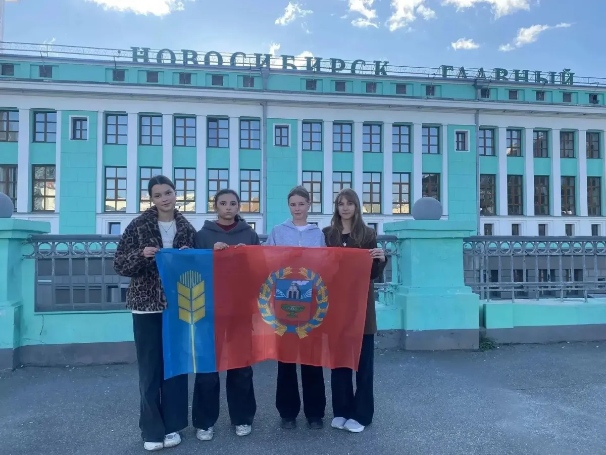 Команда барнаульской школы №24 представила Алтайский край в финале «Большой перемены»
