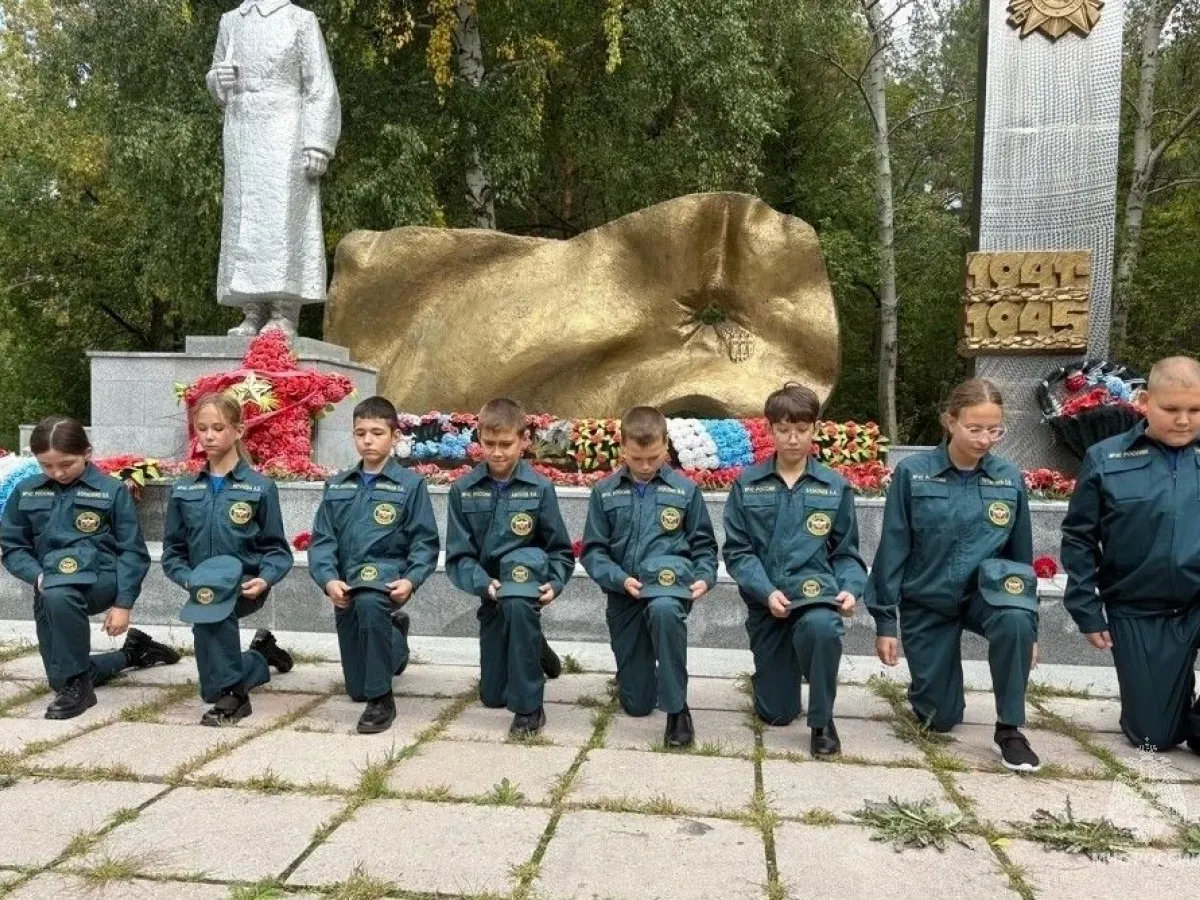 Кадеты МЧС из Барнаула заняли третье место на соревнованиях в Омске