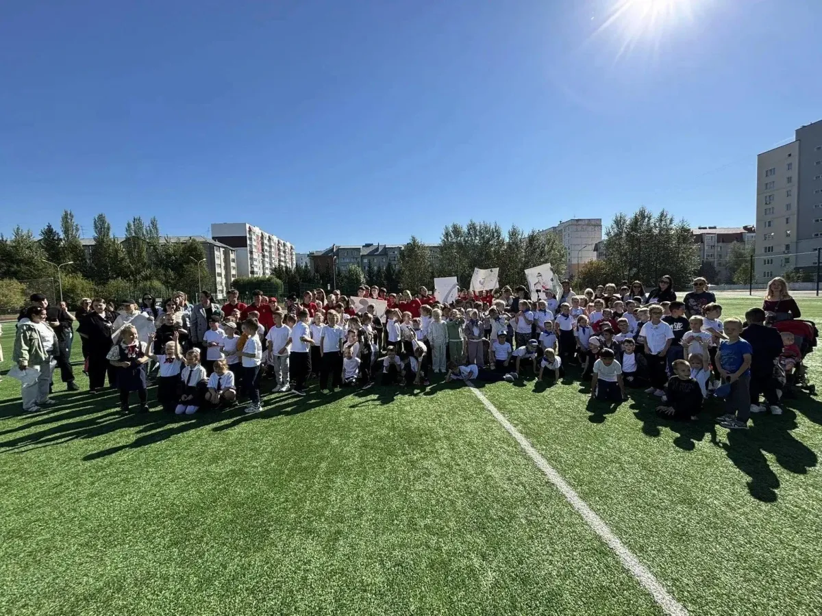 В Барнауле прошел фестиваль по хоккею на траве для первоклассников