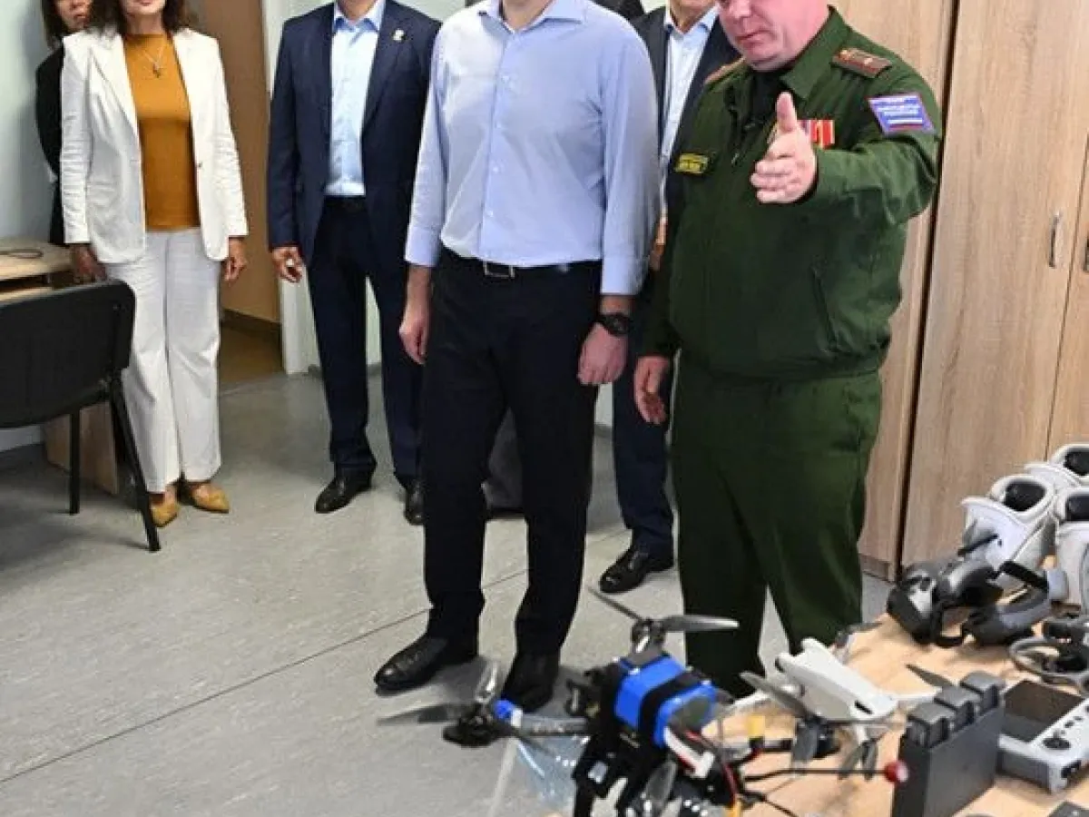 Виктор Томенко посетил центр «Авангард» в Тальменском районе