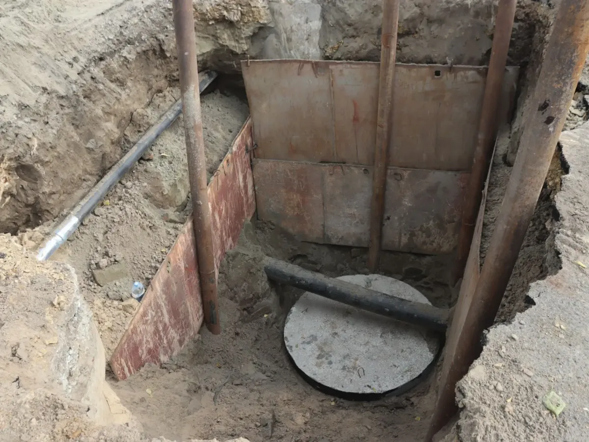 В Барнауле реконструируют водопровод по улице Димитрова и переулку Ядринцева