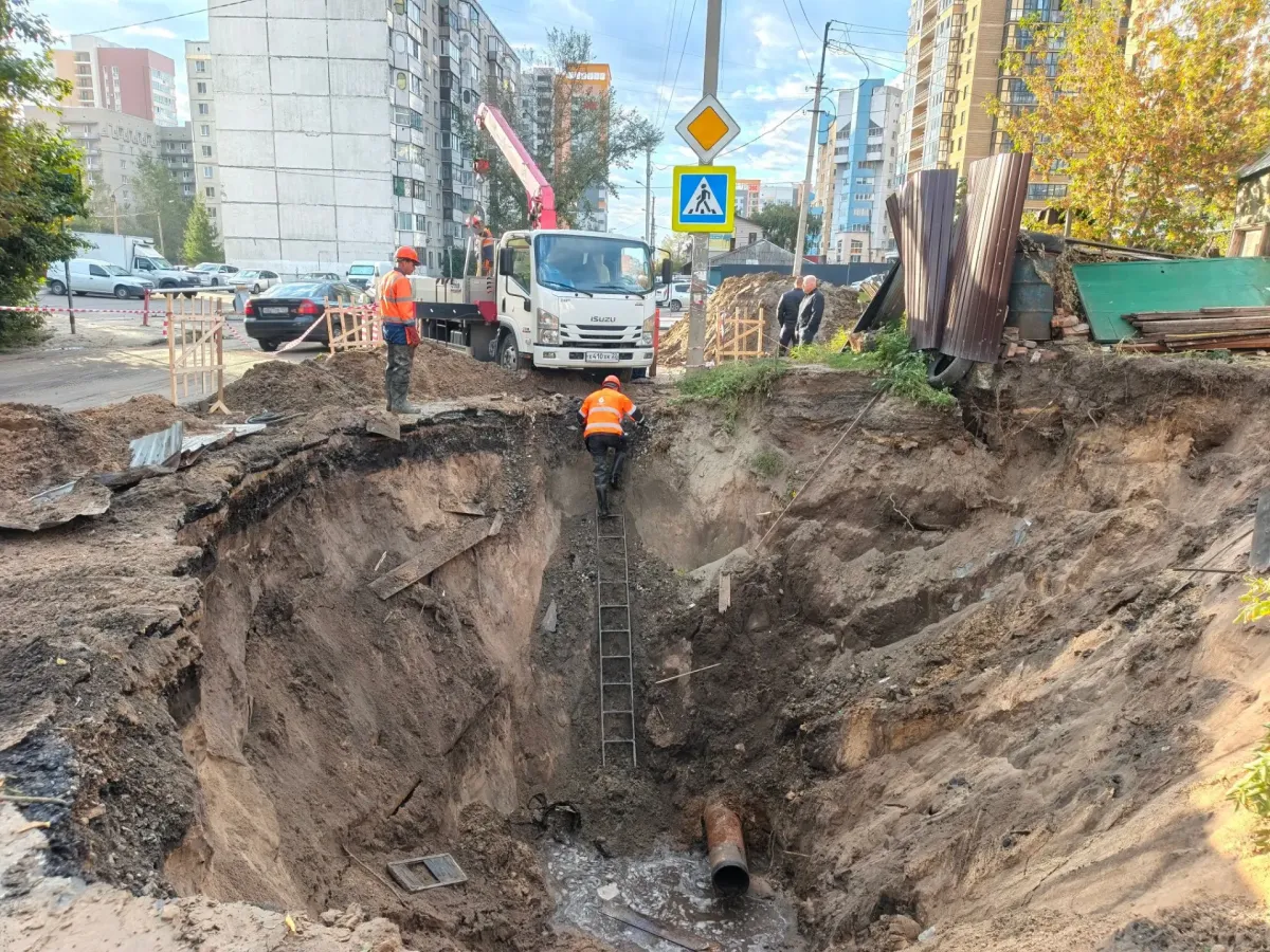 В Барнауле к 11:00 планируют завершить ремонт водопровода на Ядринцева