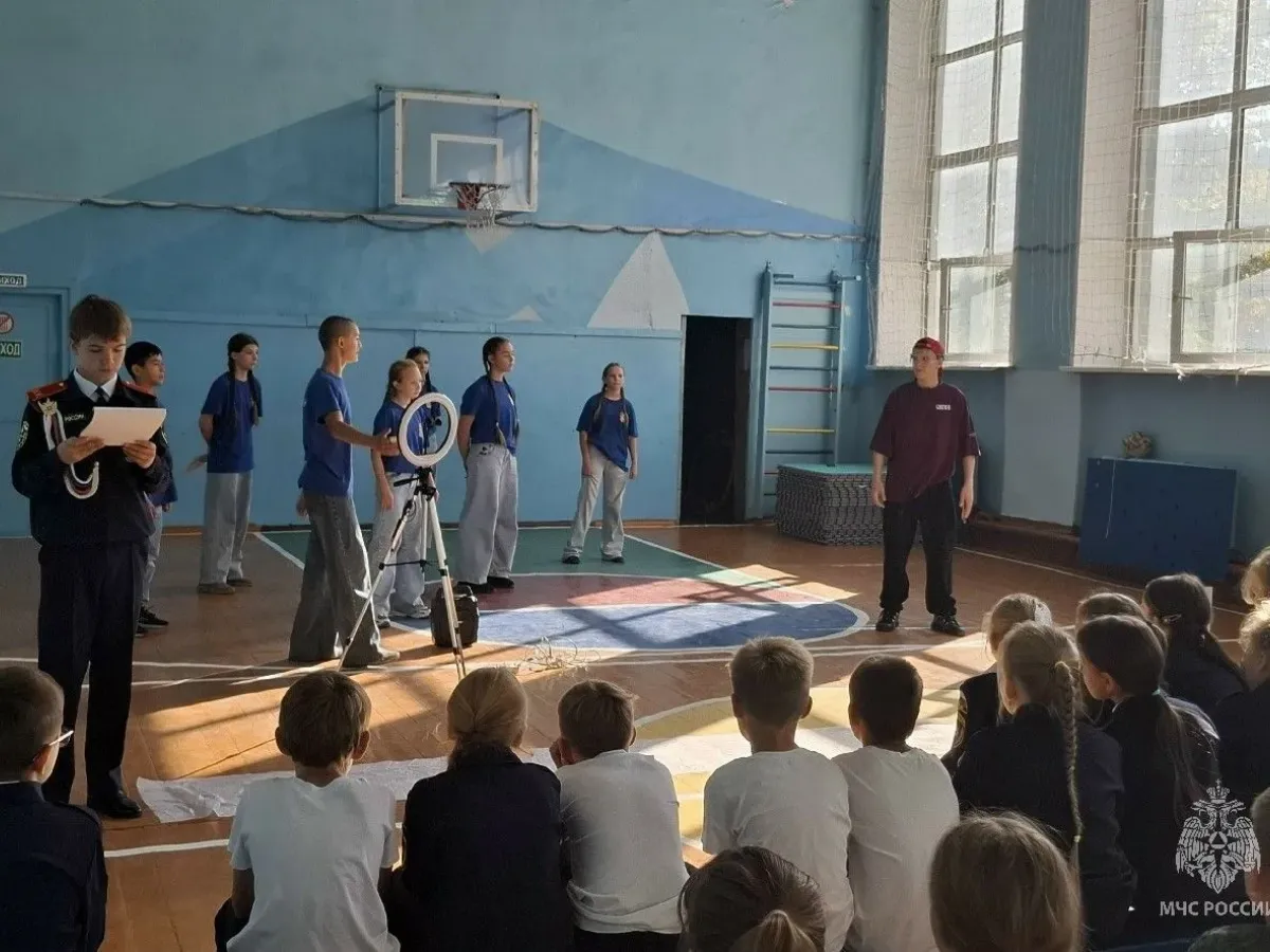 Кадеты МЧС из Барнаула заняли третье место на соревнованиях в Омске