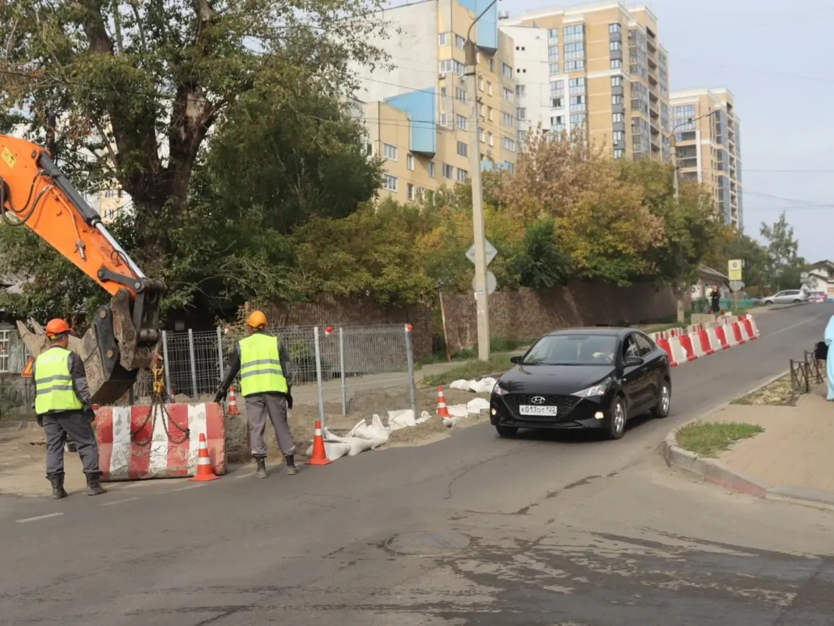 В Барнауле реконструируют водопровод по улице Димитрова и переулку Ядринцева