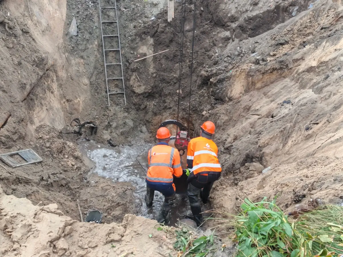 В Барнауле к 11:00 планируют завершить ремонт водопровода на Ядринцева