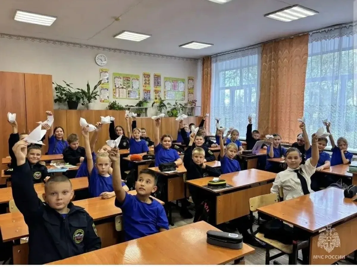 Кадеты МЧС из Барнаула заняли третье место на соревнованиях в Омске