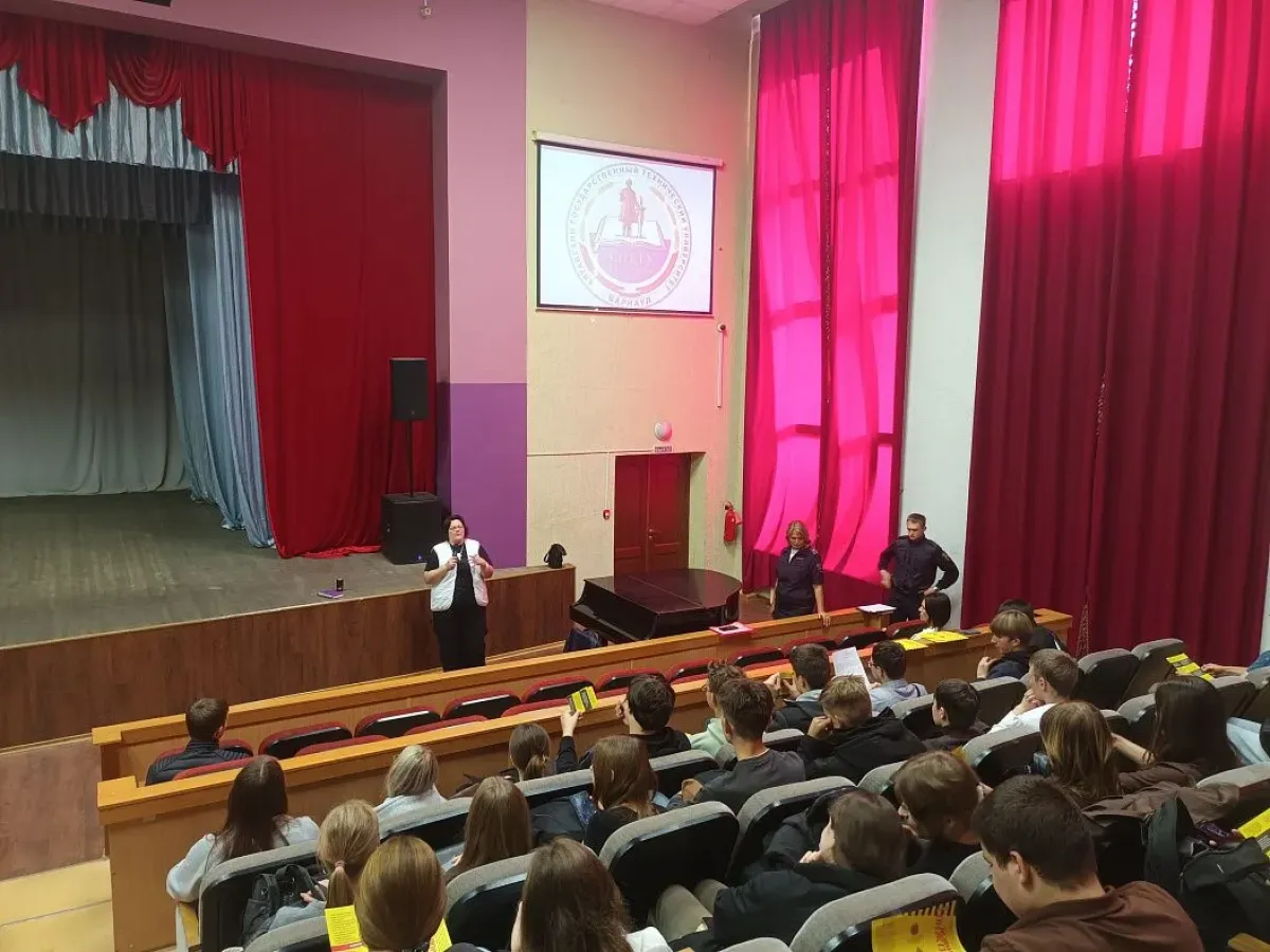 В Барнауле завершилась вторая неделя адаптации для первокурсников колледжей