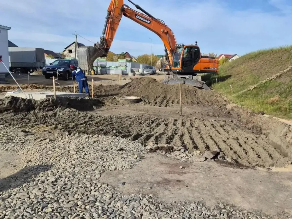 В Сибирской Долине благоустраивают территорию нового артезианского водозабора