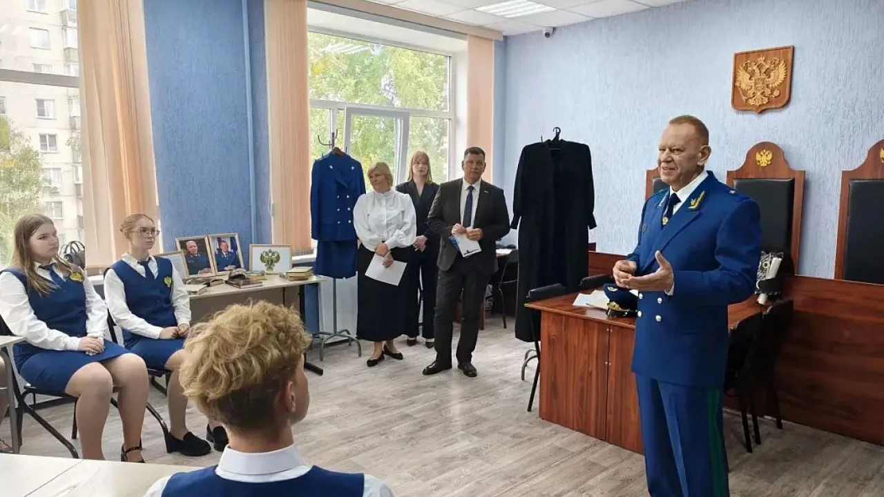 В Барнауле более 60 школьников начали обучение в прокурорских классах — Барнаул Сейчас
