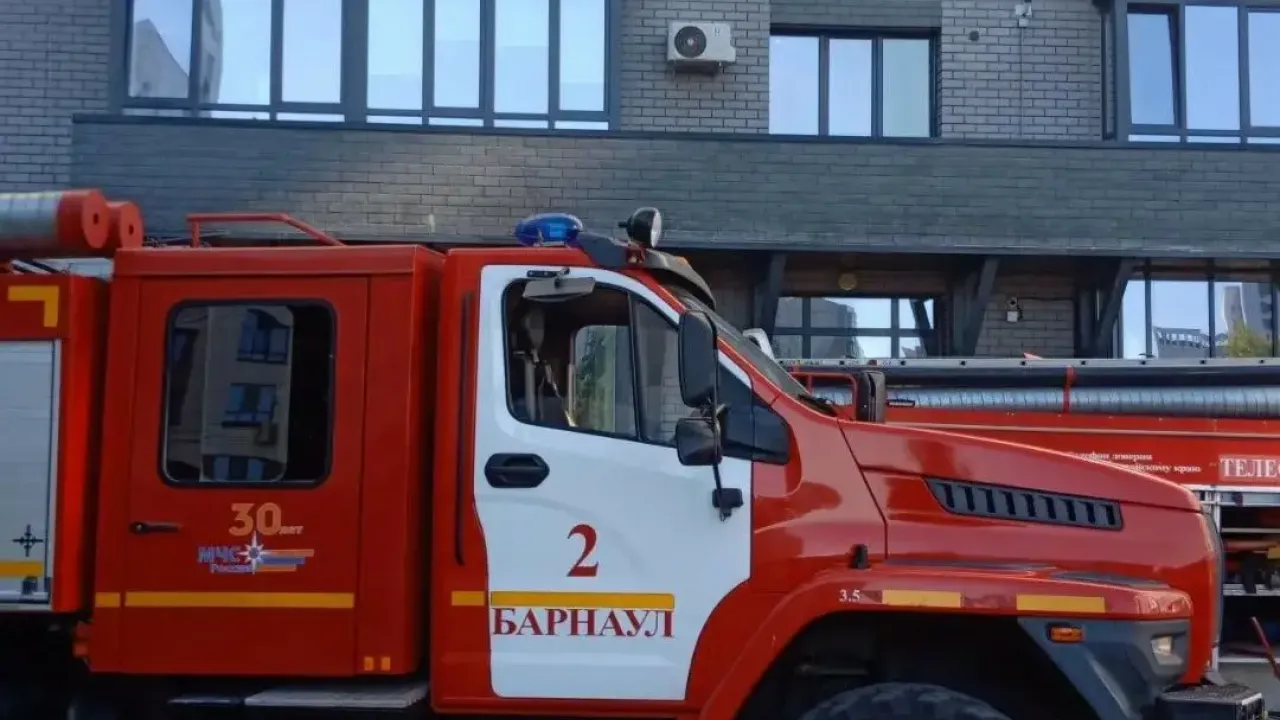 В Барнауле потушили пожар в квартире многоэтажного дома — Барнаул Сейчас