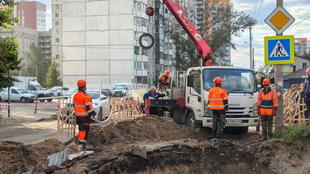 В Барнауле из-за повреждения водопровода отключили холодную воду по ряду адресов — Барнаул Сейчас