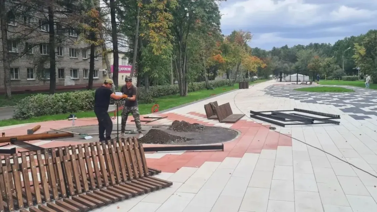 В Южном продолжают благоустраивать аллею имени А.И. Чепурко — Барнаул Сейчас