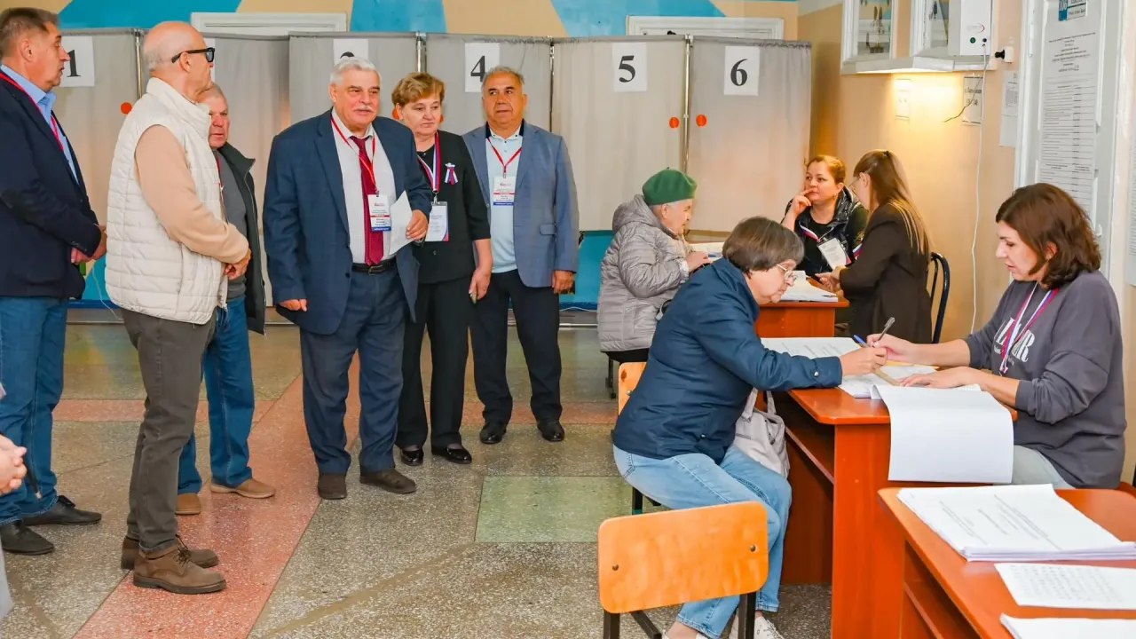 В Барнауле общественники продолжают объезд избирательных участков — Барнаул Сейчас