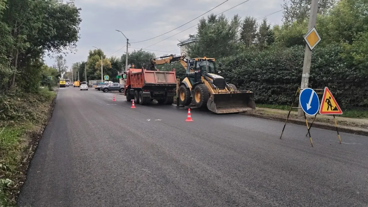 В Новоалтайске по нацпроекту дополнительно ремонтируют улицу Анатолия — Барнаул Сейчас