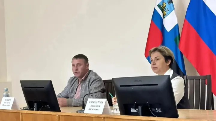 В Вейделевском округе обсудили ремонт техникума, поддержку участников СВО и проблемы молочного кооператива — Белгород Сейчас