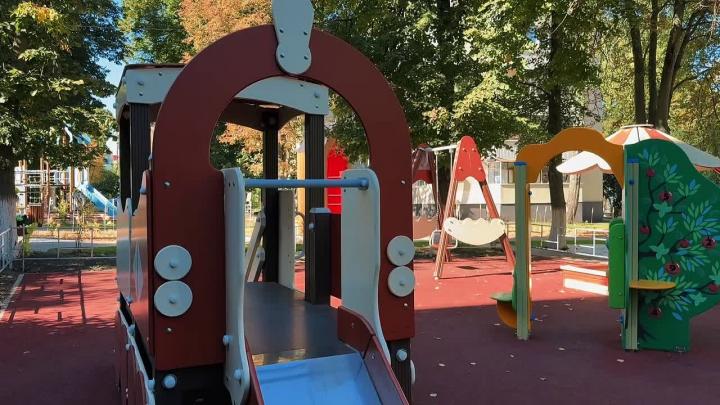 В Губкине завершили ремонт сквера на улице Кирова — Белгород Сейчас
