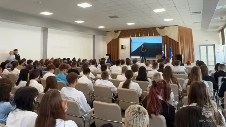 Сотрудники МЧС проводят уроки безопасности для белгородских школьников — Белгород Сейчас