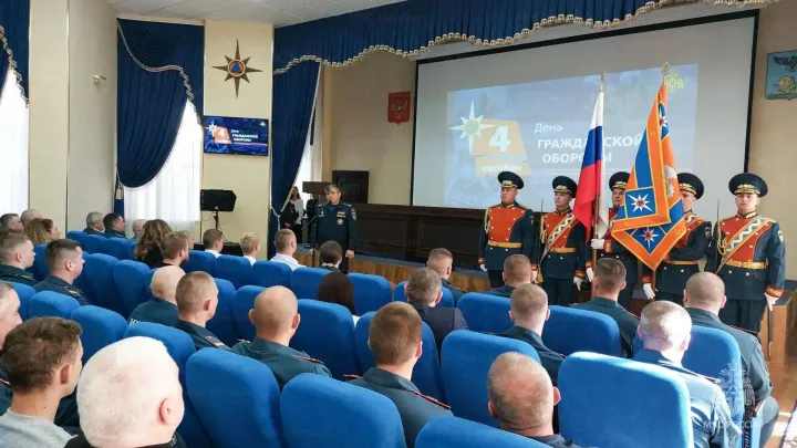 В Белгородской области отметили День гражданской обороны и наградили сотрудников МЧС — Белгород Сейчас