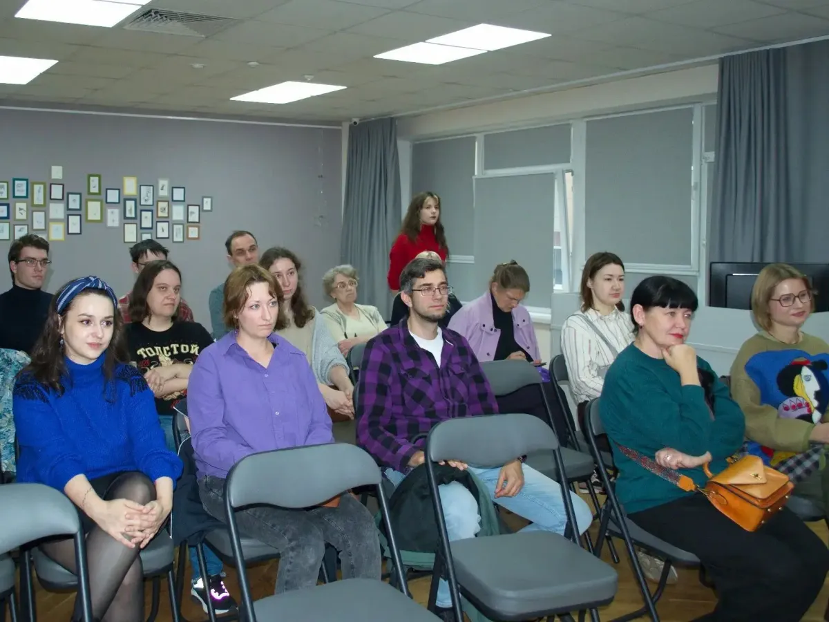 В Белгородской научной библиотеке прошла встреча книжного клуба «Читающее поколение»