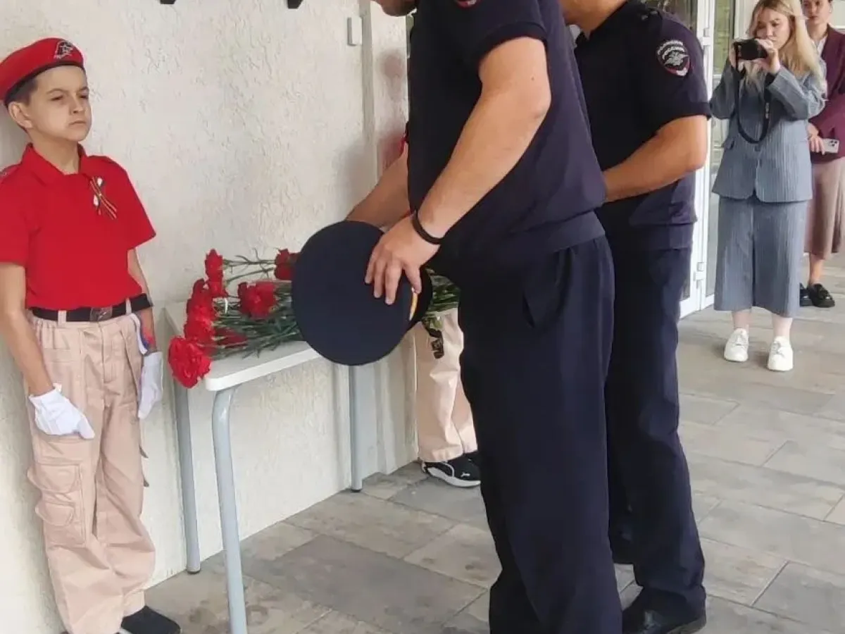 В Старом Осколе открыли памятную доску полицейскому Александру Монакову