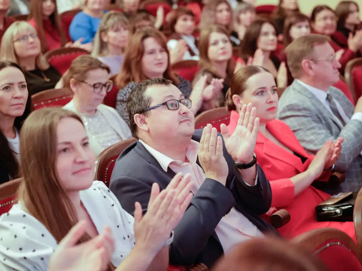 В Белгороде наградили 30 педагогов в День учителя
