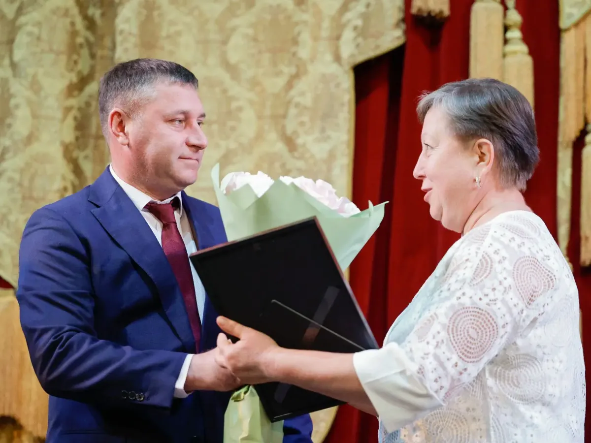 В Белгороде наградили 30 педагогов в День учителя