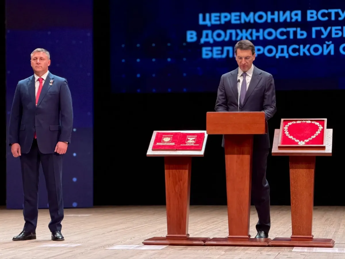 Игорь Лазарев поздравил Александра Шуваева с избранием губернатором