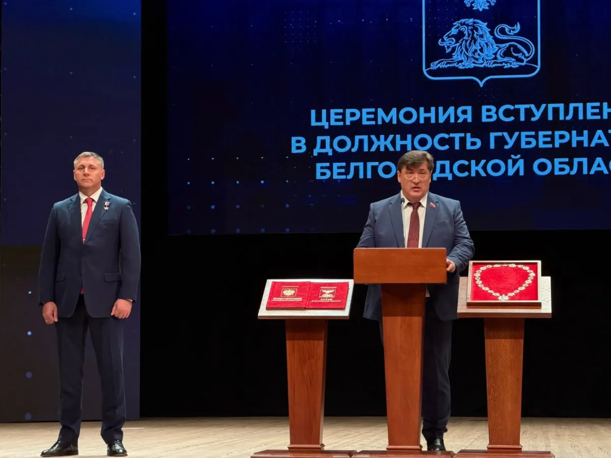 Игорь Лазарев поздравил Александра Шуваева с избранием губернатором