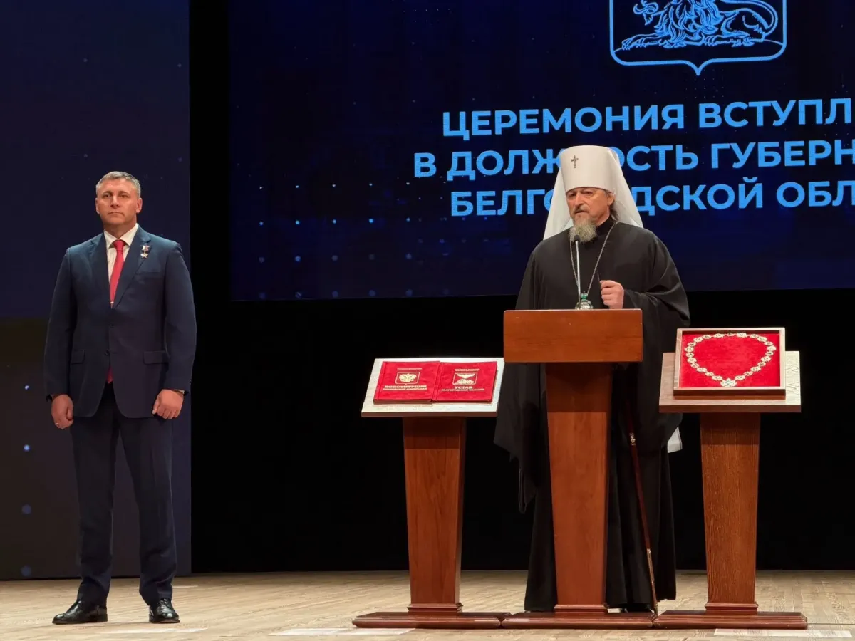 Игорь Лазарев поздравил Александра Шуваева с избранием губернатором