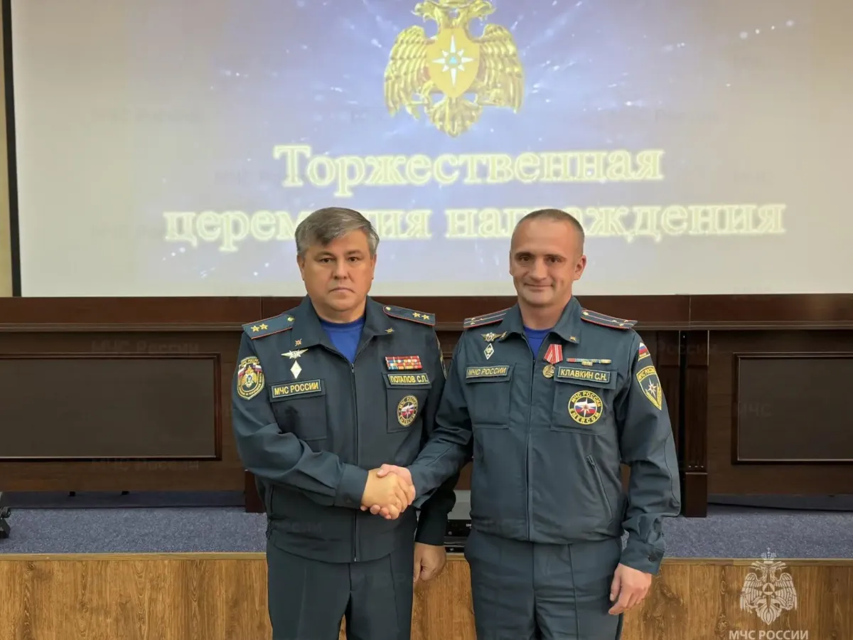 В Белгородской области отметили День гражданской обороны и наградили сотрудников МЧС