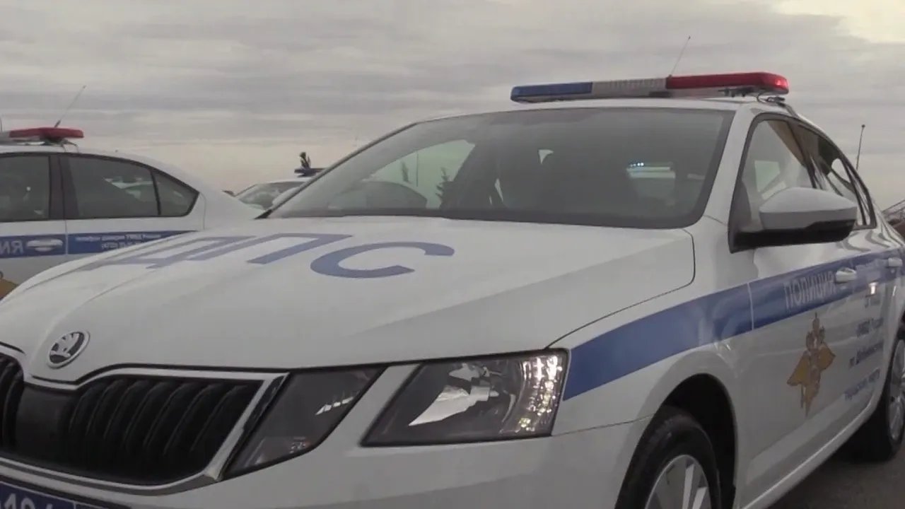 В Старом Осколе автомобиль наехал на детскую коляску, ребенок получил травмы — Белгород Сейчас